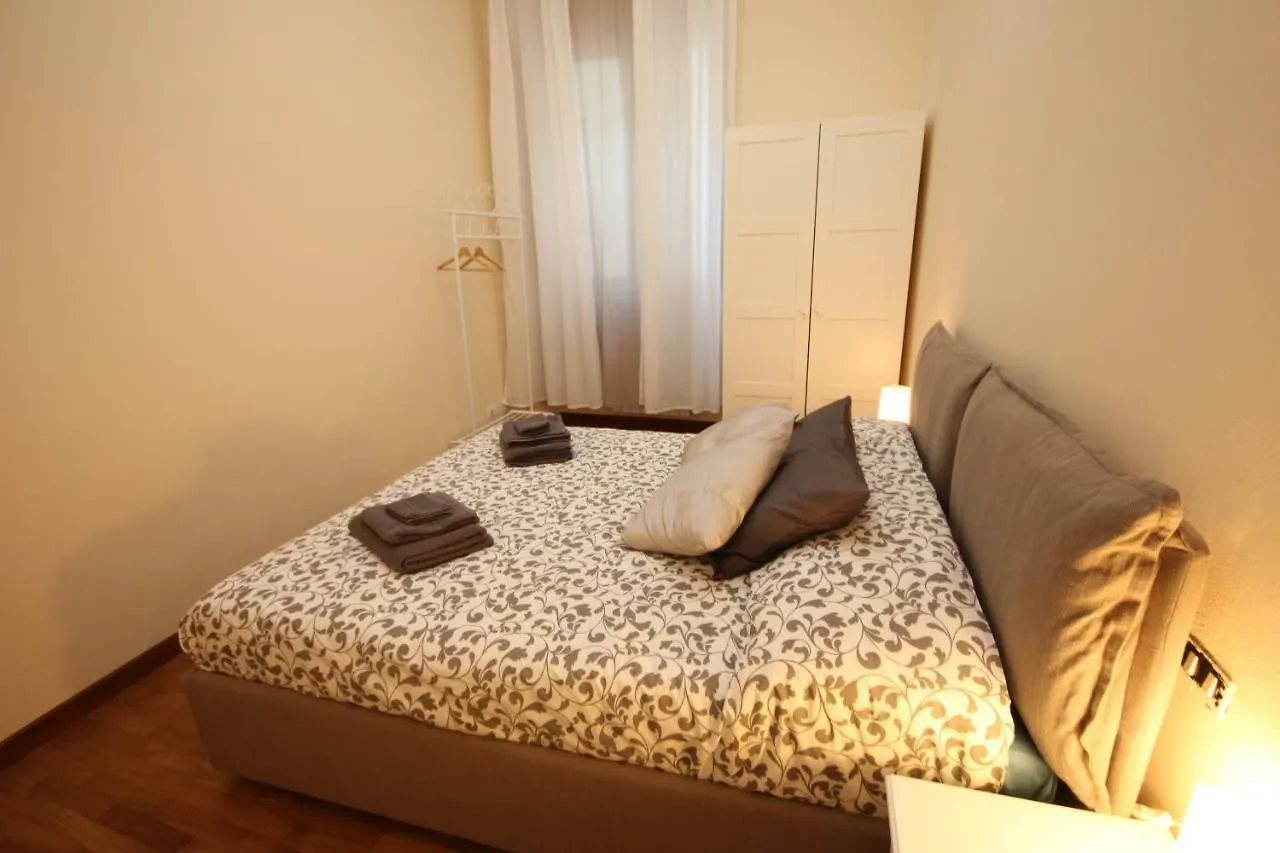 Guest house Tower House Hotel Genoa Italy